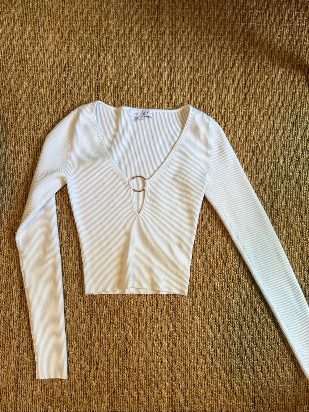 Intermix White Ribbed Long-Sleeve Crop Top with Ring Detail